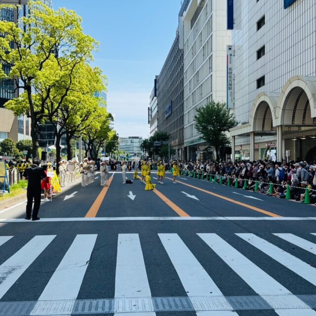 皆様GWをいかがお過ごしですか？

GWということで各地で人だかりが見受けられます。
名駅でもパレードをしてますね！

パレードの影響で交通規制されております！

「名古屋駅前ロータリー」〜「笹島交差点」の間
明日5月5日 13時〜15時まで
通行止めになっております

それに伴い交通渋滞なども予想されますので
お車でお越しのお客様はお気をつけて！

残りのGWも是非当店をご利用下さい
従業員一同心よりお待ちしております！

http://avhearts.com #名古屋 #名古屋駅 #納屋橋 
#風俗 #ヘルス #ファッションヘルス #人気 #かわいい #激安 #花びら #回転 #有名